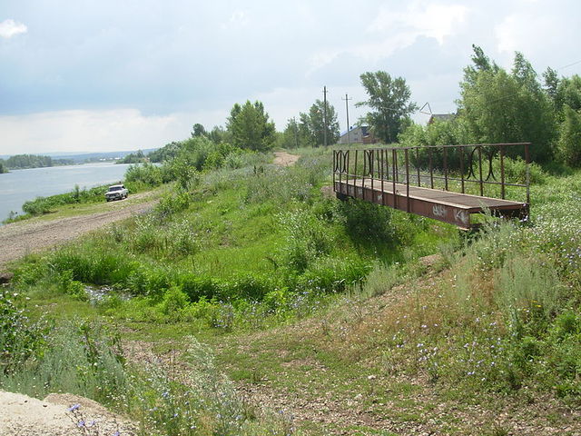 Мост через ручей у поселка Желанный